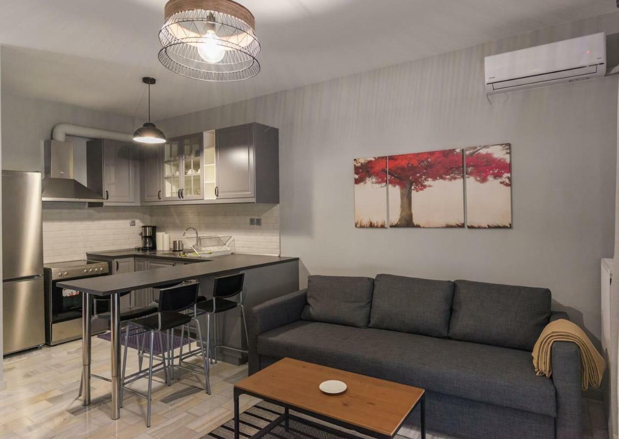 Centrally Located * Volos